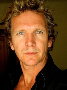 http://www.vampiretv.ru/images/articles/sebastian_roche.jpg