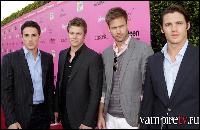 zach_roerig_vampiretv.ru_044 (600x389, 58 kБ...)
